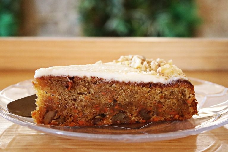 Receita Simples de Bolo de Cenoura com Farinha de Aveia